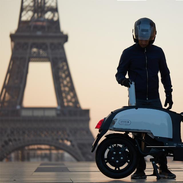 L’impact sur le réchauffement climatique du scooter AM1 est près de huit fois moins élevé que celui d’un scooter thermique.&amp;nbsp;© Mob-ion