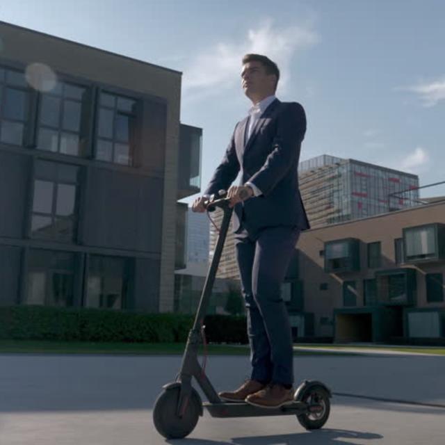 La trottinette électrique se démocratise © GoodFreePhotos.com