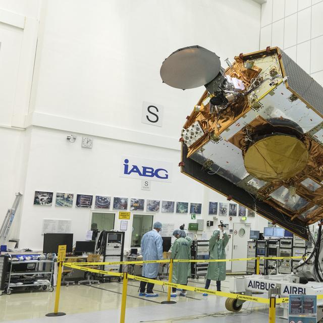 Le satellite Sentinel-6 dans les installations d&#39;essais d&#39;IABG en Allemagne. © Rémy Decourt