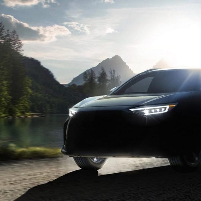 Un aperçu des lignes du futur SUV électrique Solterra de Subaru. © Subaru