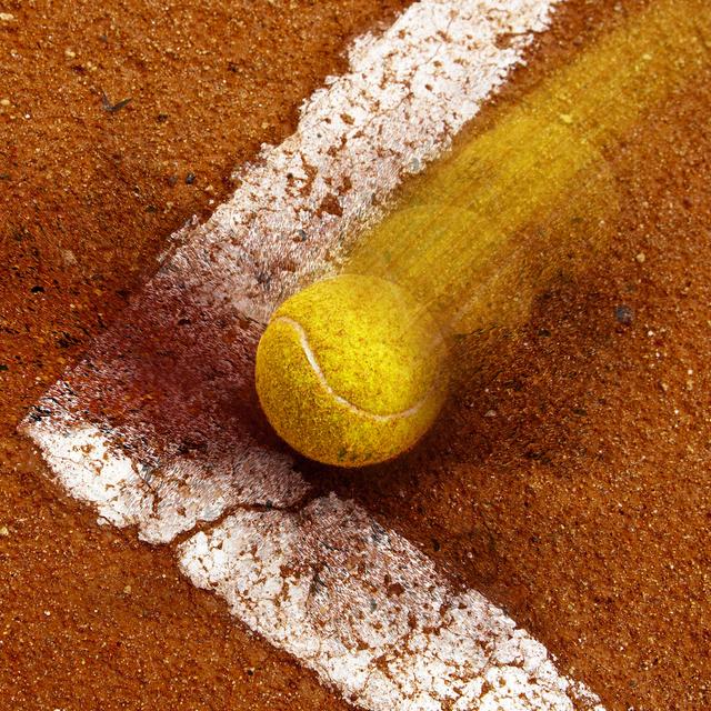 L’annonce des juges de ligne sera bientôt remplacée par celle de machines capables d’analyser précisément si la balle sort ou non. © Yves Damin, stock.adobe.com