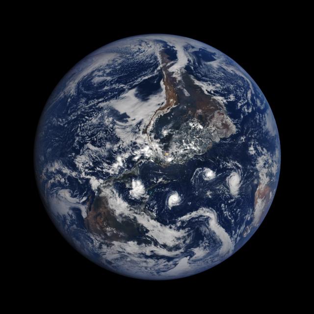 La Terre, le 11 septembre 2018. Quatre tempêtes et ouragans traversaient l&#39;Atlantique nord. © Nasa