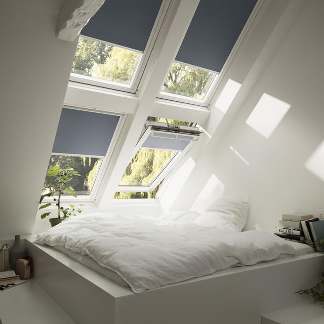 Destinés&amp;nbsp;aux&amp;nbsp;chambres&amp;nbsp;d’enfants&amp;nbsp;ou&amp;nbsp;à&amp;nbsp;celle&amp;nbsp;des&amp;nbsp;parents,&amp;nbsp;les&amp;nbsp;stores&amp;nbsp;intérieurs&amp;nbsp;pour&amp;nbsp;fenêtre&amp;nbsp;de&amp;nbsp;toit&amp;nbsp;occultant&amp;nbsp;permettent&amp;nbsp;de&amp;nbsp;jouer&amp;nbsp;avec&amp;nbsp;la&amp;nbsp;lumière&amp;nbsp;naturelle&amp;nbsp;: noir&amp;nbsp;total&amp;nbsp;ou&amp;nbsp;ambiance&amp;nbsp;tamisée,&amp;nbsp;à&amp;nbsp;vous&amp;nbsp;de&amp;nbsp;choisir&amp;nbsp;selon&amp;nbsp;vos&amp;nbsp;envies. ©&amp;nbsp;Velux