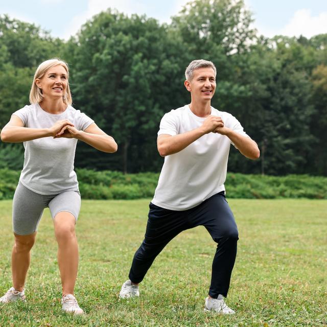 Pratiquer 150 minutes d’activité modérée ou 75 minutes d’intense est associé à un risque&nbsp;plus faible de développer plus de 200 maladies. Des effets protecteurs ont été observés pour les maladies cardiaques, digestives, mentales et neurologiques. © New Africa, Adobe Stock