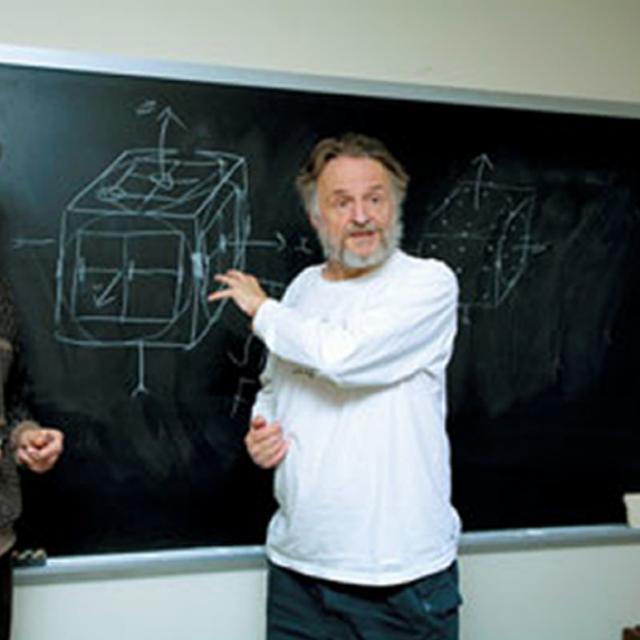 Simon Kochen (à gauche) et John Conway discutant à Princeton d&#39;un autre théorème en mécanique quantique, celui de Free Will concernant la liberté humaine dans le monde des particules. Crédit : Denise Applewhite 