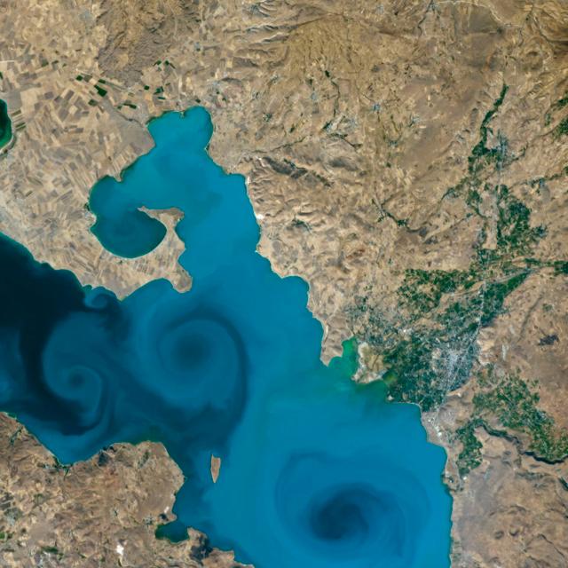 Lacs disparus, glaciers réduits, villes gigantesques... Sur 37 ans, Google Earth permet d&#39;observer l&#39;impact de l&#39;homme et du réchauffement climatique sur la planète&amp;nbsp;© Nasa Earth Observatory