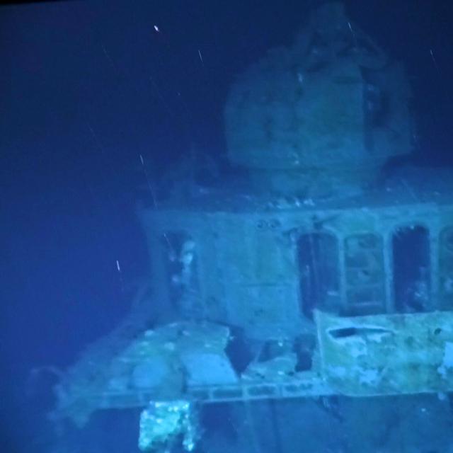 Le pont avant de l’USS Johnston endommagé lors de la bataille du golfe de Leyte en 1944. L’épave gît à 6.500 mètres de profondeur au large des Philippines. © Caladan Oceanic