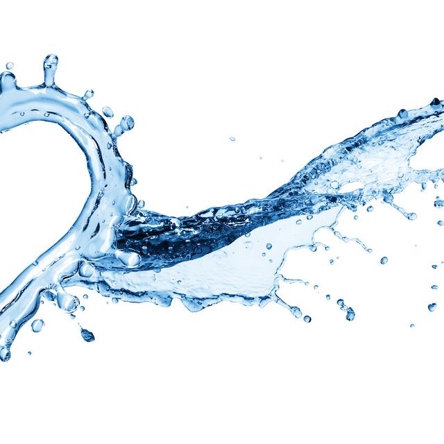 Boire suffisamment d’eau aide à prévenir les troubles cardiovasculaires. © lotus_studio, Adobe Stock