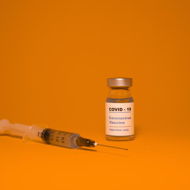 Quels effets secondaires provoquent les vaccins ? © Acelya, Adobe Stock