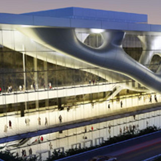 La 18e conférence sur le climat se tient au Qatar&amp;nbsp;National Convention Center de&amp;nbsp;Doha, la capitale du Qatar. Ce pays a&amp;nbsp;le plus haut&amp;nbsp;taux d&#39;émission de CO2 par habitant. C&#39;est aussi le premier exportateur mondial de gaz liquéfié.&amp;nbsp;© Jan Golinski, UNFCCC