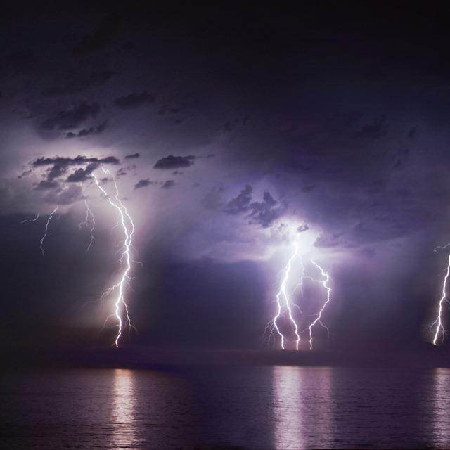 Éclair et tonnerre, les divinités de la foudre : Zeus, Indra, Thor...