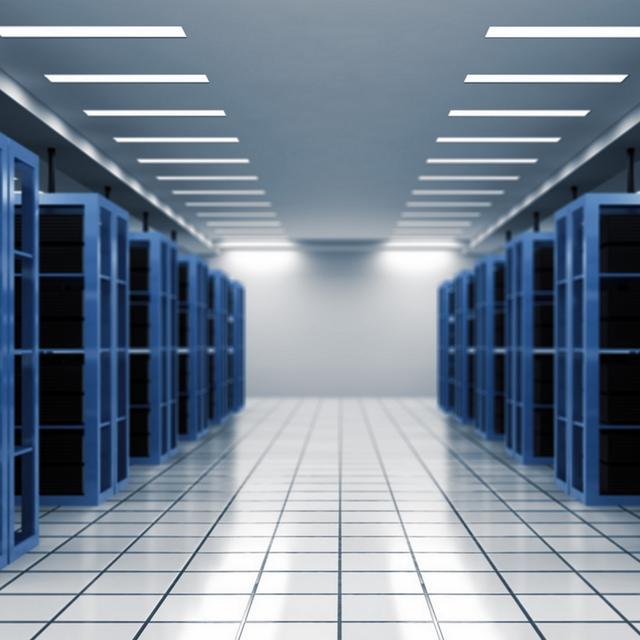 Certains data centers de grande envergure renferment des milliers de serveurs susceptibles d’héberger des centaines de téraoctets de données. © www.BillionPhotos.com, Shutterstock