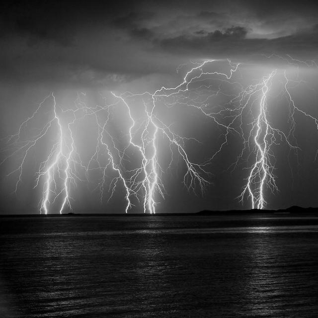 Éclair et tonnerre, les divinités de la foudre : Zeus, Indra, Thor...