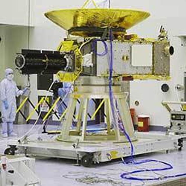 La sonde New Horizon livrée au Centre spatial Kennedy en vue de sa préparation au lancement