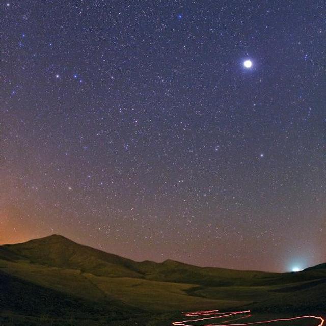 Jupiter, véritable phare céleste, illumine le ciel une grande partie de la nuit. Un spectacle à ne pas manquer. Crédit B. A. Tafreshi