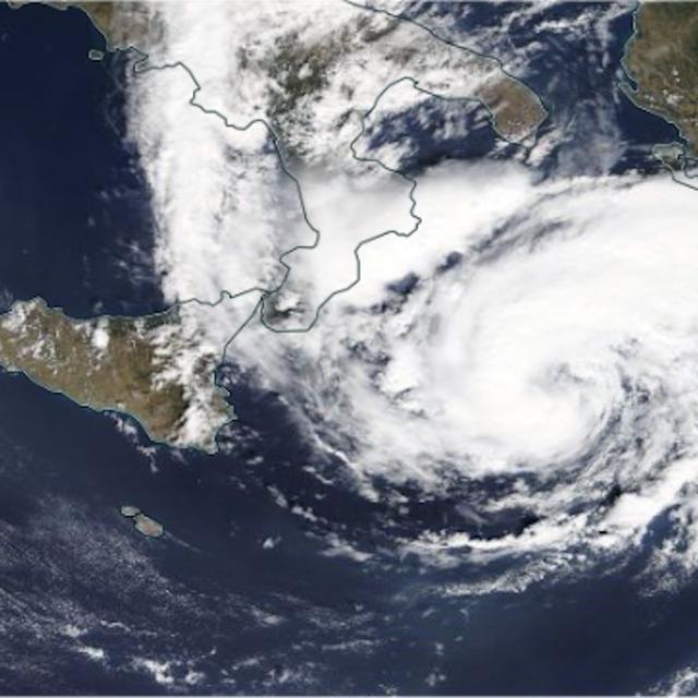 Le medicane Ianos tel que vu par un satellite de la Nasa ce jeudi 17 septembre au matin. © Modis, Terra, Nasa