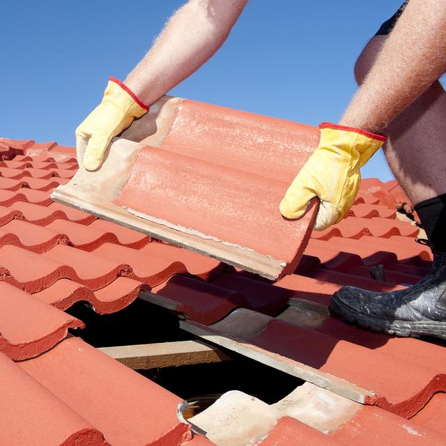 Les normes pour les pentes de toit doivent être respectées. © Rob&amp;nbsp;Bayer, Shutterstock