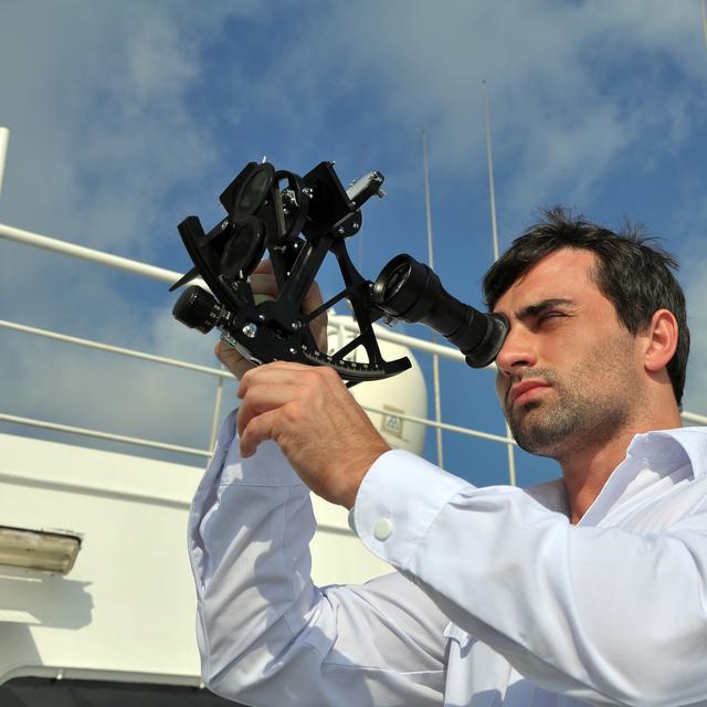 Le sextant : principe et utilisation. © andrej pol, Fotolia
