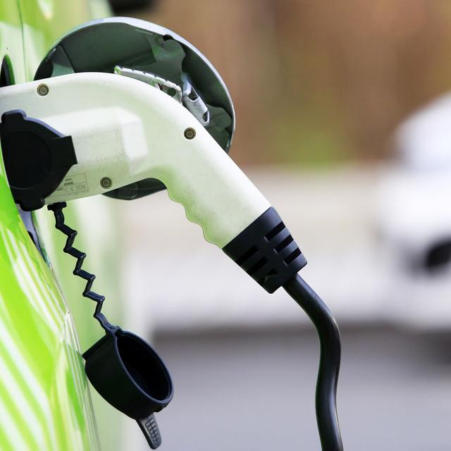 Les premières voitures électriques datent du XIXe siècle. Elles ont ensuite&amp;nbsp;été supplantées par les voitures à essence avant de revenir sur le marché. © Tomas K, Shutterstock