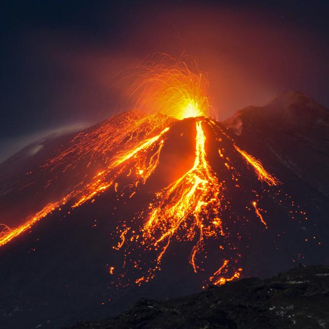 Pourquoi certains volcans endormis se réveillent-ils