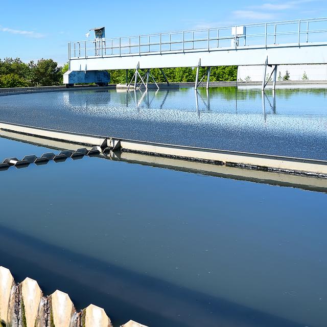 Découvrez le circuit de l’eau, depuis son captage jusqu’à son retraitement. © Dmitri Ma, Shutterstock