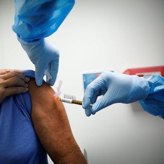 L&#39;ANSM a recensé pour le moment six cas d&#39;effets secondaires sévères suite à la vaccination anti-Covid-19.&amp;nbsp;© Vasilis Asvestas, Shutterstock