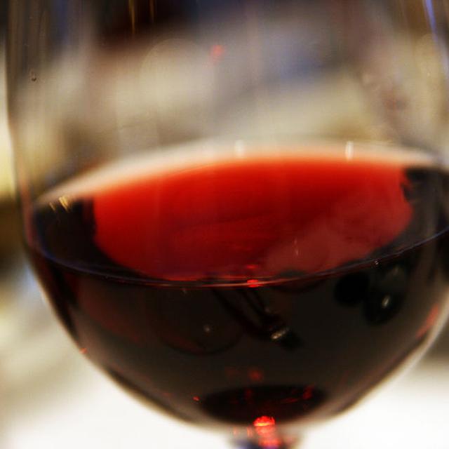 L&#39;alcool à petites doses régulières lutterait contre les maladies cardiovasculaires. © Quinn Dombrowski, CC by-nc-sa 2.0