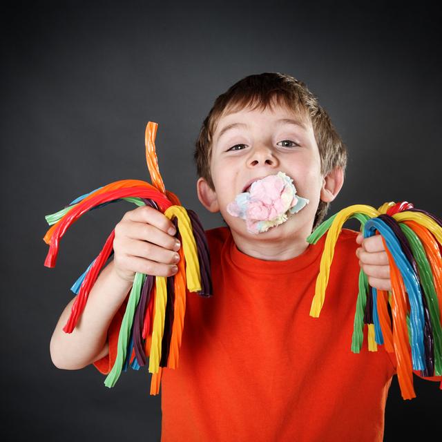 Il y a 5 types d&#39;additifs alimentaires. Certains colorants sont à éviter le plus possible. © soupstock, fotolia