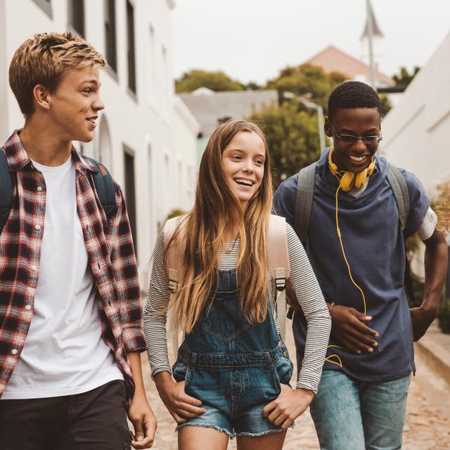 Le nombre d’adolescents ayant eu des rapports sexuels au collège a diminué de moitié depuis 2010. © Jacob Lund, Adobe Stock