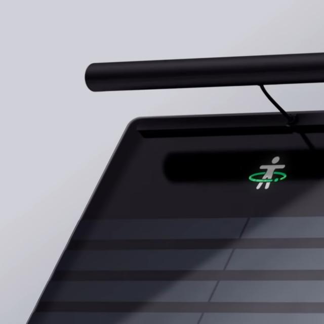 La nouvelle balance connectée Body Scan sera capable de suivre la santé cardiaque, les neuropathies périphériques et analyser la composition corporelle. © Withings