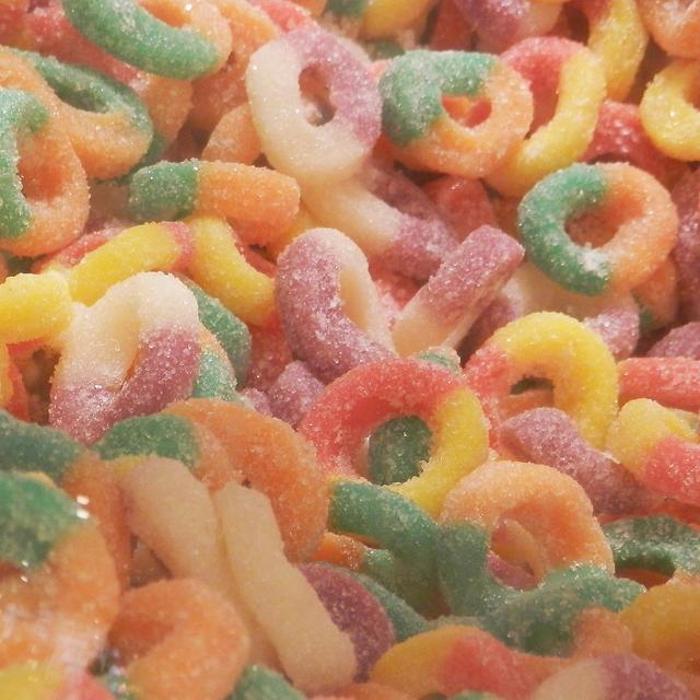 L’additif alimentaire E171 est très utilisé dans l’agroalimentaire comme colorant blanc. Il est composé pour l&#39;essentiel de particules de dioxyde de titane. © Domaine public