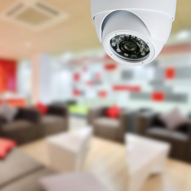 Comment les cambrioleurs se servent des caméras de surveillance