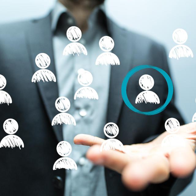 Le chasseur de tête agit sur demande d&#39;une entreprise ou d&#39;un cabinet de recrutement, afin de trouver le candidat rare et idéal pour le poste proposé.&amp;nbsp;©&amp;nbsp;vegefox.com, Adobe Stock.