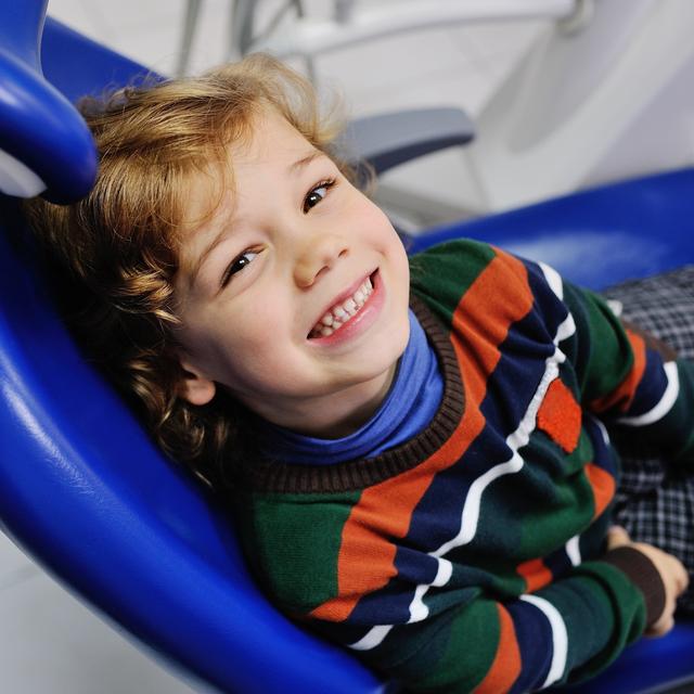 Que faire si un enfant se casse une dent définitive&amp;nbsp;? © Evgeniy Kalinovskiy, Fotolia