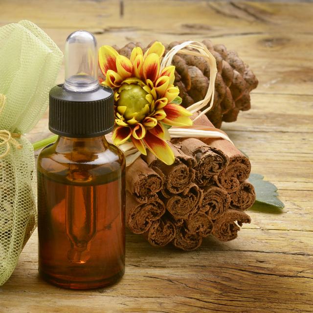 Faire bouillir des écorces d&#39;oranges permet de se débarrasser des odeurs persistantes de cuisine.&amp;nbsp;© Comugnero Silvana, fotolia