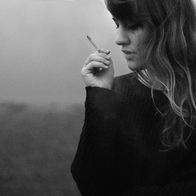 On le sait, fumer n’est pas bon pour la santé. Mais beaucoup pensent que cela aide à se sentir mieux dans sa tête. Une idée réfutée par une nouvelle étude. © Silvia Sala, Flickr, cc by nc nd 2.0