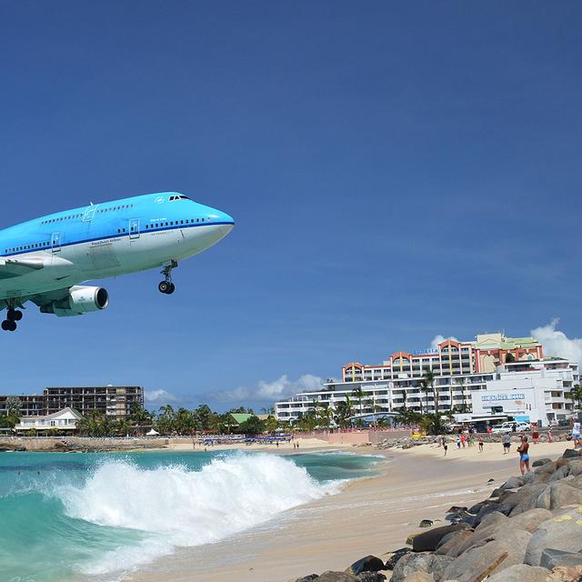 Le bruit assourdissant des réacteurs d&#39;un avion à l&#39;aéroport de Saint-Martin (Antilles). © Alljengi, CC by-nc 2.0
