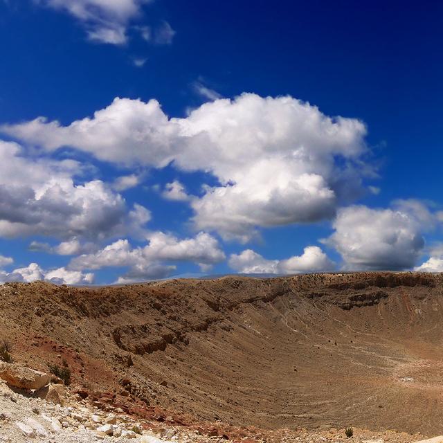 Le cratère Barringer est l'impact d'une météorite situé en Arizona, aux États-Unis. © Neil, CC by 3.0