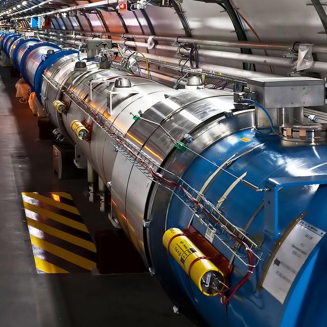 Vue du tunnel du LHC, secteur 3-4.&amp;nbsp;© Maximilien Brice, CERN -&amp;nbsp;CC BY-SA 3.0
