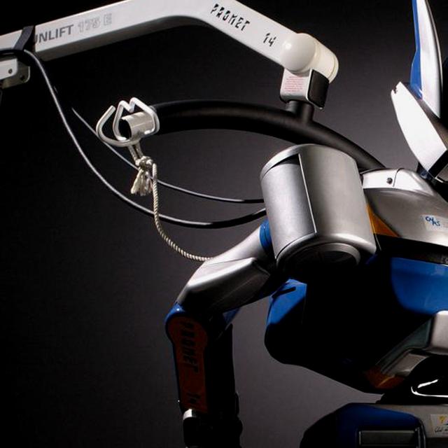 Le robot humanoïde HRP2. © CNRS Photothèque / Perrin Emmanuel - Reproduction et utilisation interdites