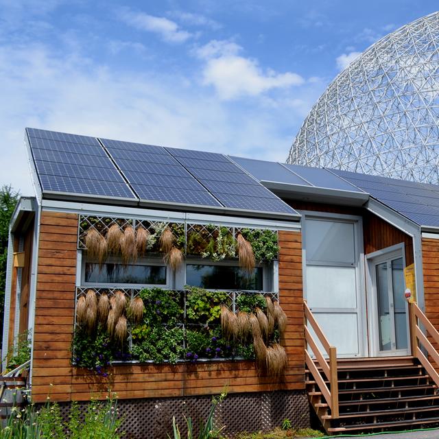 Maison solaire écologique. © Benoit Rochon, CC by-nc 3.0