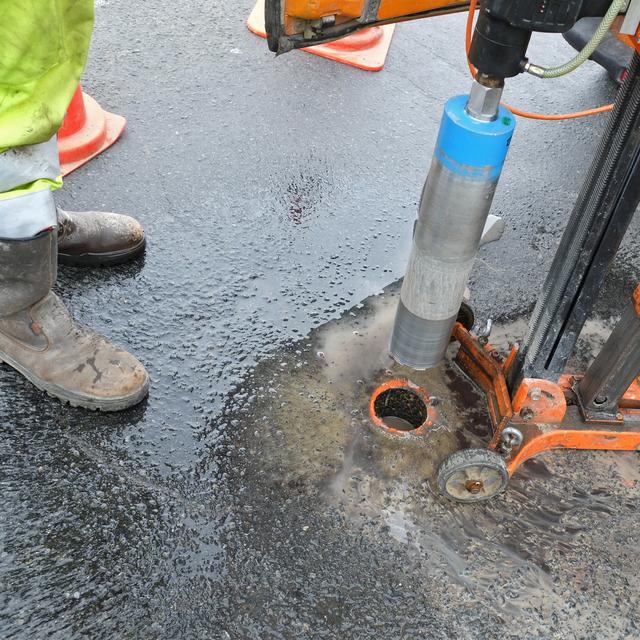 Le géotechnicien doit s’assurer de la stabilité d’un sol afin d’éviter tout risque d’écrasement ou d’affaissement. © Dominique VERNIER, Fotolia.