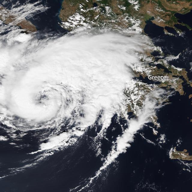 Le medicane Lanos entre la Grèce et l'Italie en septembre 2020. © NOAA