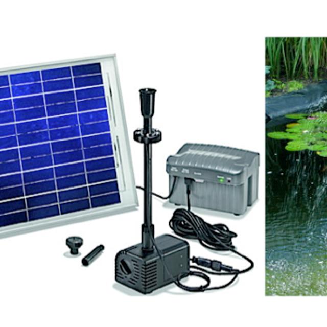 Kit pompe jet d’eau solaire avec capteur cristallin de 20 Wc. Tension de service 12 ou 24 V, courant de fonctionnement 400/800 mA. Débit maxi à plein soleil 900 l/h en 12 V et 1.500 l/h en 24 V. Hauteur maxi de refoulement 0,80 à 2,30 m. Livré avec batterie, 2 x 5 m de câbles (connexions batterie et module solaire), prix TTC : 259 € le kit. Ref. Siena LED © solairepratique.com