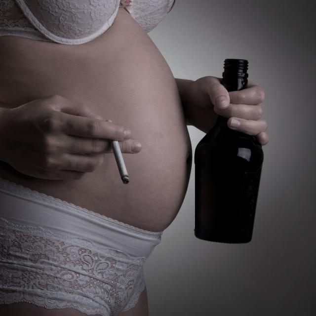 Alcool et tabac ne font pas bon ménage avec la grossesse. © Fotolia