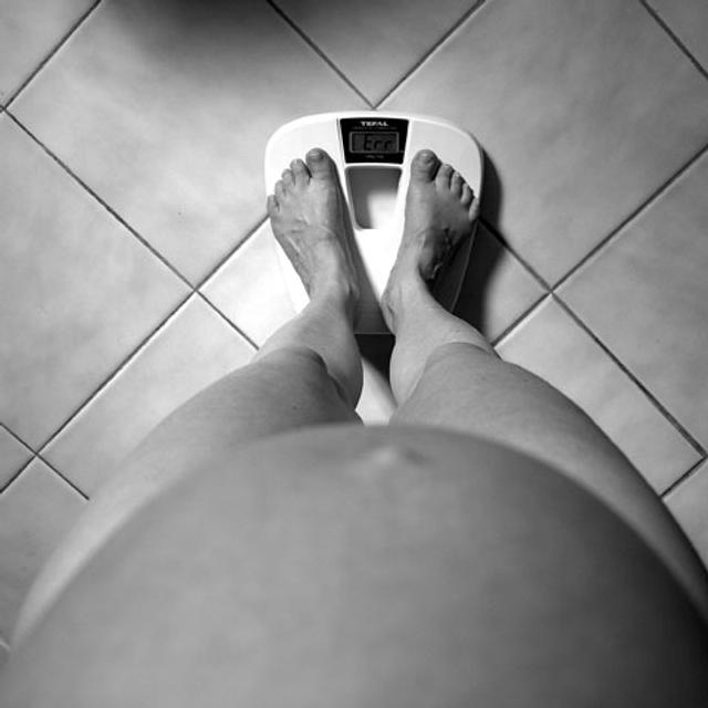 Pendant la grossesse, pesez-vous une fois par mois - Crédits Fotolia
