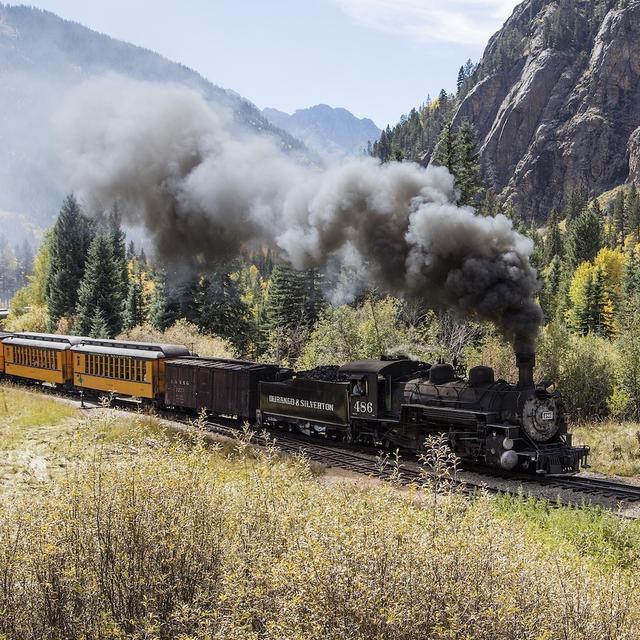 La locomotive à vapeur, généralement reléguée aujourd&#39;hui à des balades touristiques, est le symbole des usages de la vapeur dans l’industrie. © skeeze, Pixabay, CC0 Creative Commons