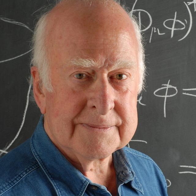 Peter Higgs est l&#39;un des physiciens à l&#39;origine du mécanisme de Brout-Englert-Higgs expliquant la masse des particules élémentaires. Mais il a été le premier à parler explicitement d&#39;une particule associée à ce mécanisme, c&#39;est pourquoi on parle du boson de Higgs. © Peter Tuffy, Université d’Édimbourg