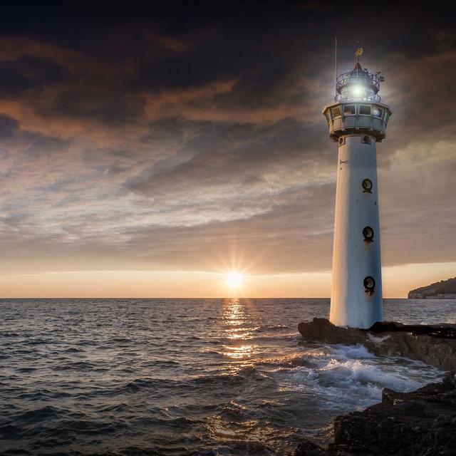 Le phare, une signalisation maritime essentielle en mer