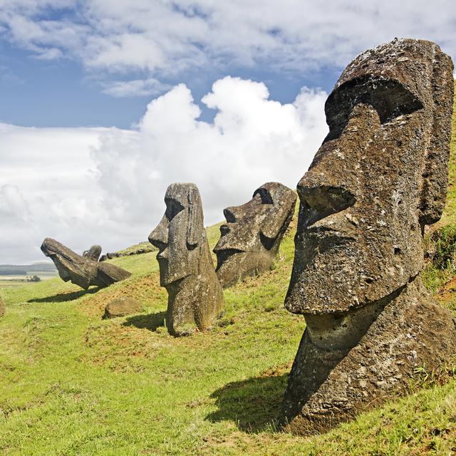 Une des statues de l&#39;Ile de Pâques. © Bryan Busovicki, fotolia
